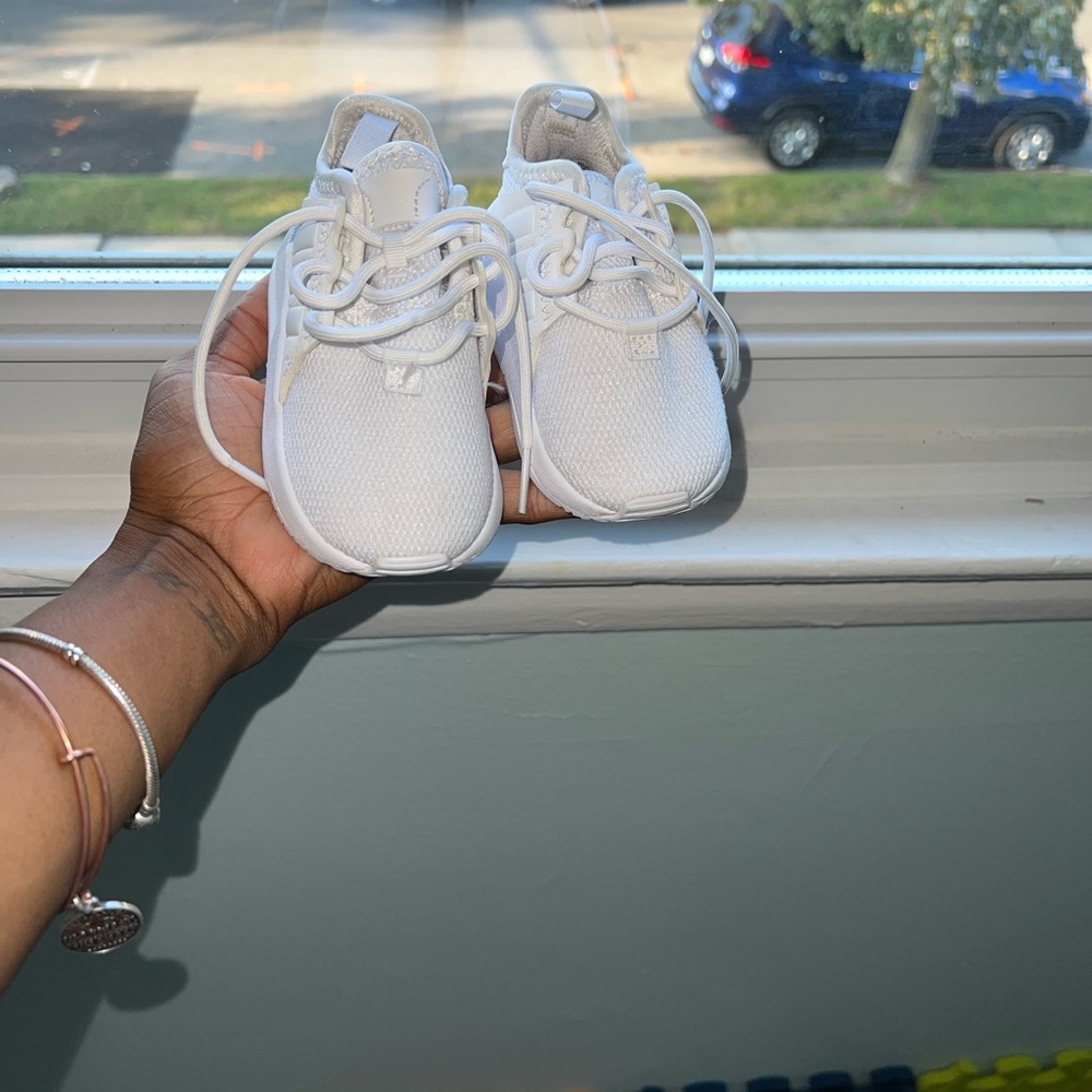 Adidas size 5k toddler sneakers